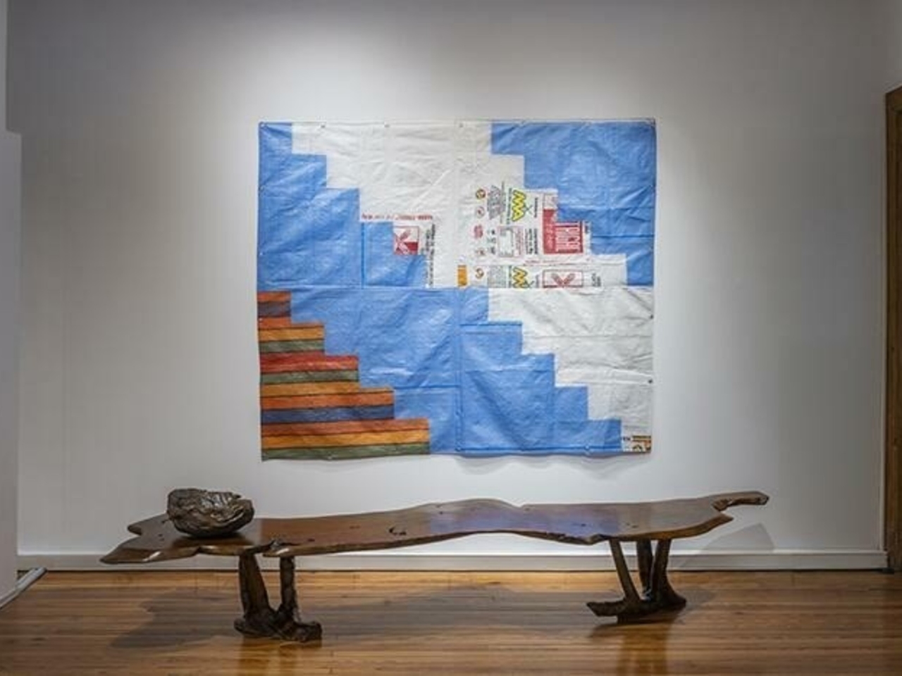 “Monte”: Wood from the Santiago mountain range interacts with contemporary art at Herlitzka&Co.