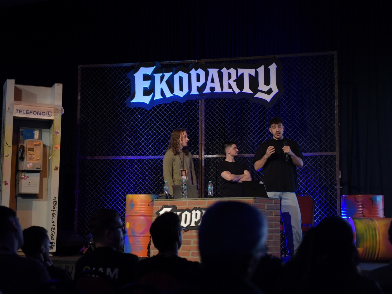 Ekoparty 2025: a quantum computer is showcased, public Wi-Fi is tested, and Mercado Libre explains how it fights employee account theft.