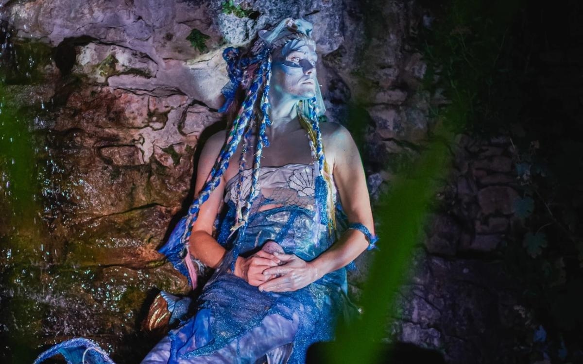 Les Eyzies: “Creatures”, una magica passeggiata notturna al Grand Abri