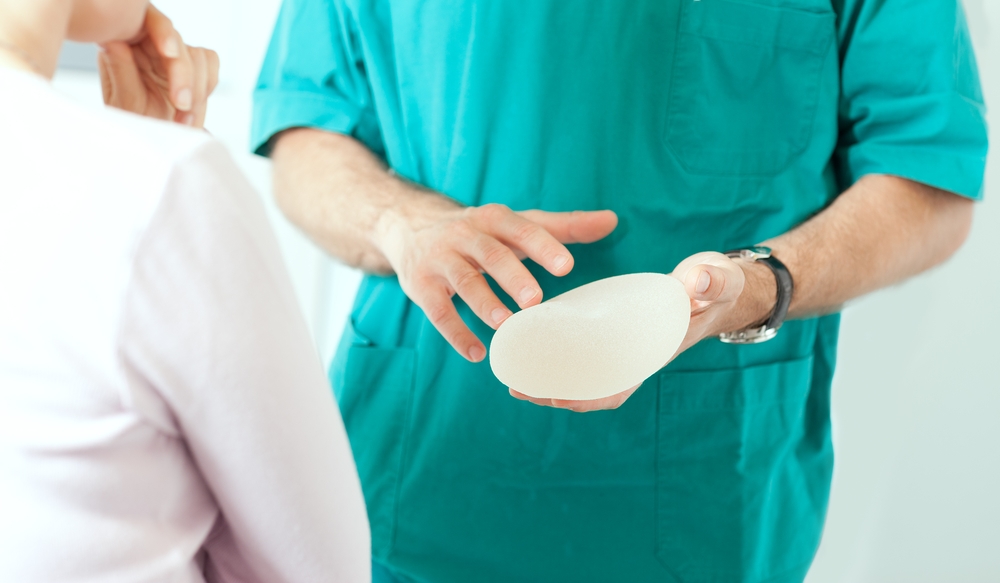 Un tribunal néerlandais entendra une plainte collective concernant les implants mammaires d'Allergan