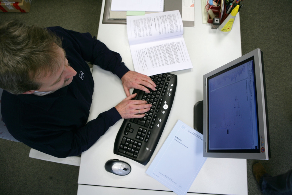 Security of digital interfaces when troubleshooting via the Internet