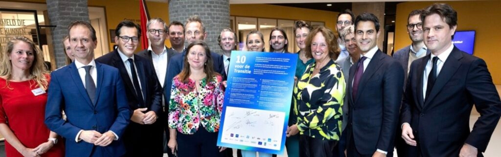 Les partis signent l'accord de vote de l'Alliance sociale pour des Pays-Bas à l'épreuve du futur