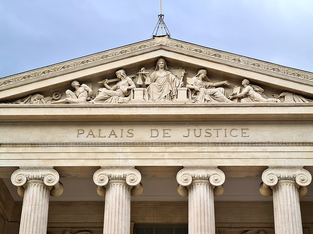 Marseille: The pimp of a 15-year-old girl sentenced to four years in prison, three of which are suspended. His sentence will be served under an electronic tag, to the despair of the victim's parents.