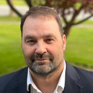 Author with local roots to host ‘Books and Bottles’ fair at Black Birch Vineyard