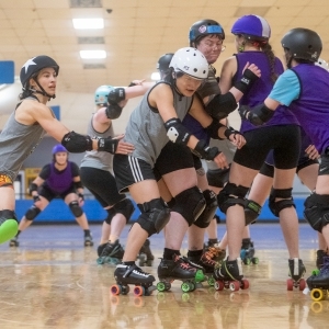 Blokuj i tocz: Roller Derby, „sport dla outsiderów”, znajduje swoje miejsce w Valley