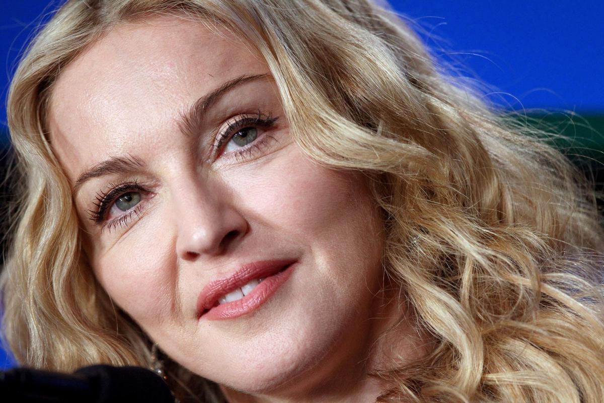 Música: Madonna comemora seu aniversário na Toscana, com expectativa pelo Palio di Siena.