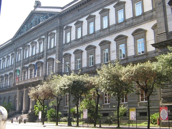 Medicine: Federico II begins the filter semester: only those who pass the exams will be able to continue.