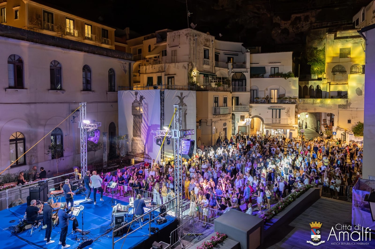 Amalfi, in afwachting van het Byzantijnse Nieuwjaar, een week vol evenementen om van te dromen, verliefd te worden en te dansen onder de sterren.
