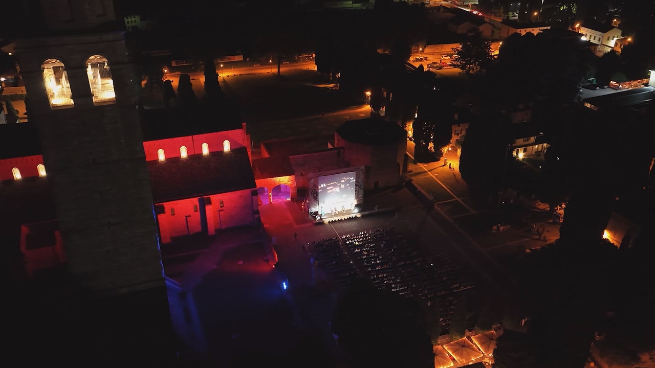 Aquileia Film Festivali: Arkeolojinin filme aktarılması, meydanda ve canlı yayın yoluyla izleyicileri büyülüyor.