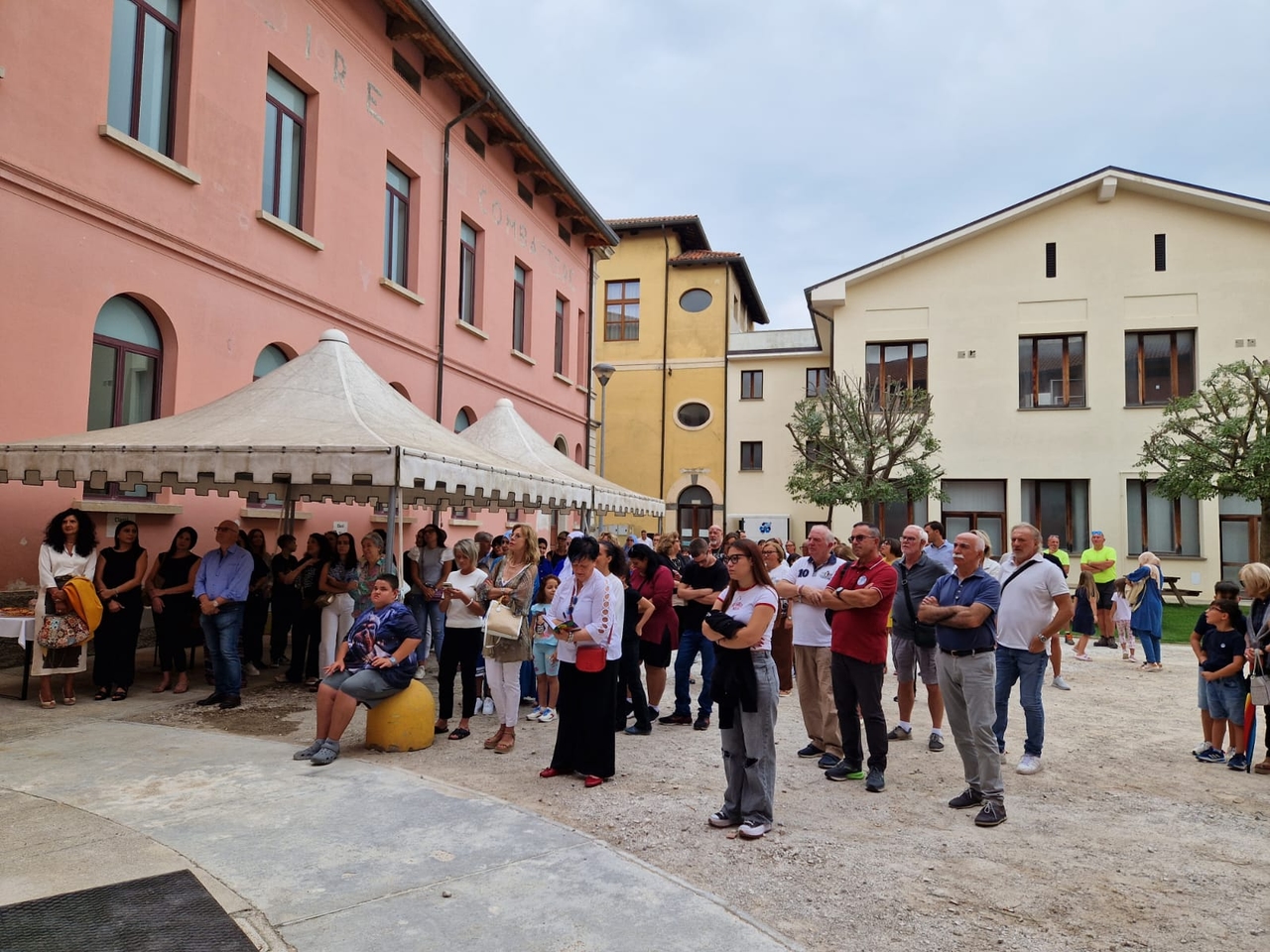 The Dante Alighieri Primary School in Palmanova reopens.