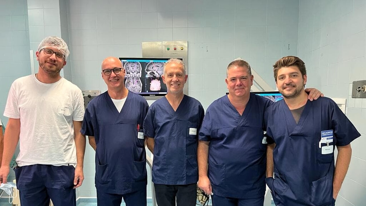 Departamento de Neurocirurgia de Foggia, Dr. Colamaria: "Tecnologia e humanidade para tratar o cérebro e a coluna vertebral, devolvendo a esperança aos pacientes."