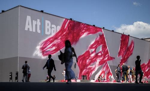 Art Basel открывается в Швейцарии