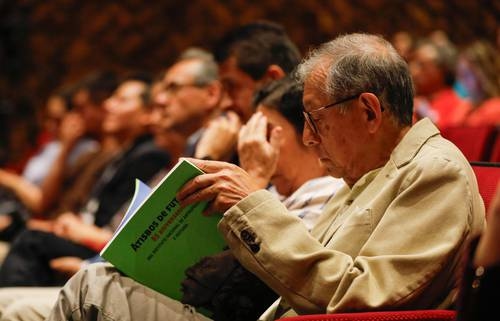 La publication reconnaît les succès et les défis de l'INAH