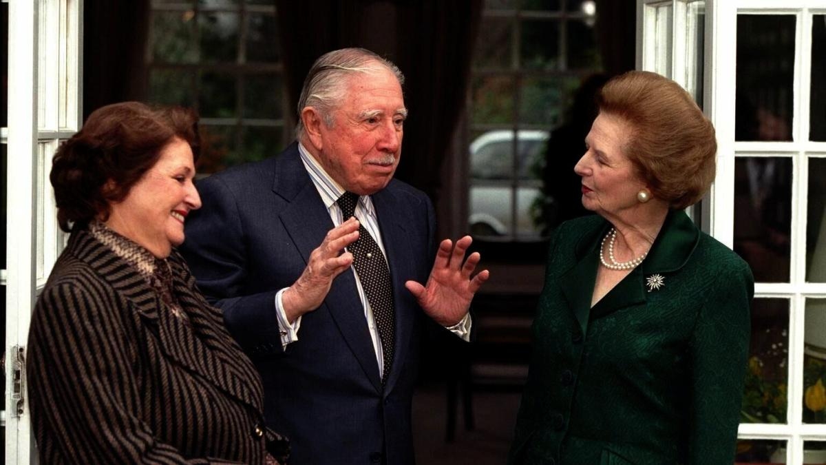 Pinochet y los nazis: las crónicas de la impunidad