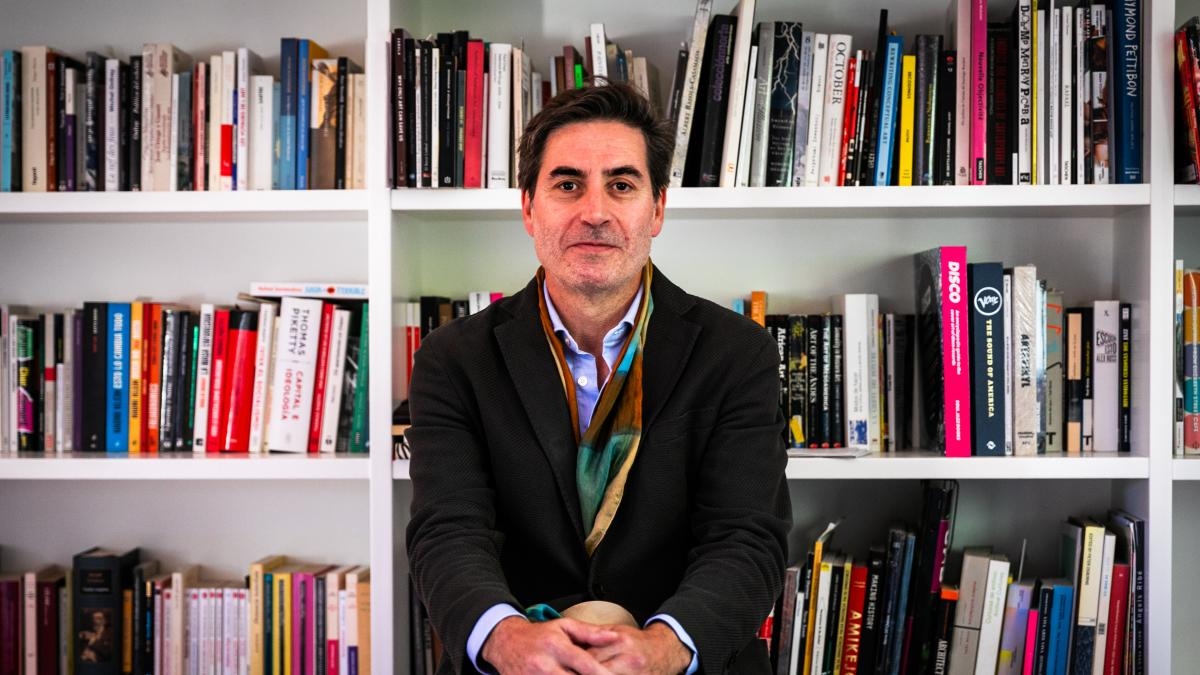 Die Bibliothek von Miguel Ángel Sánchez: der Gedanke, der streichelt