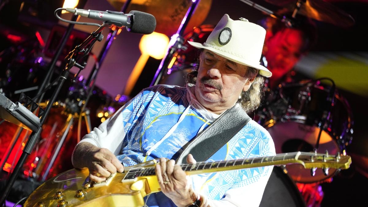 Santana erleuchtet den Palau Sant Jordi 25 Jahre nach „Supernatural“ neu