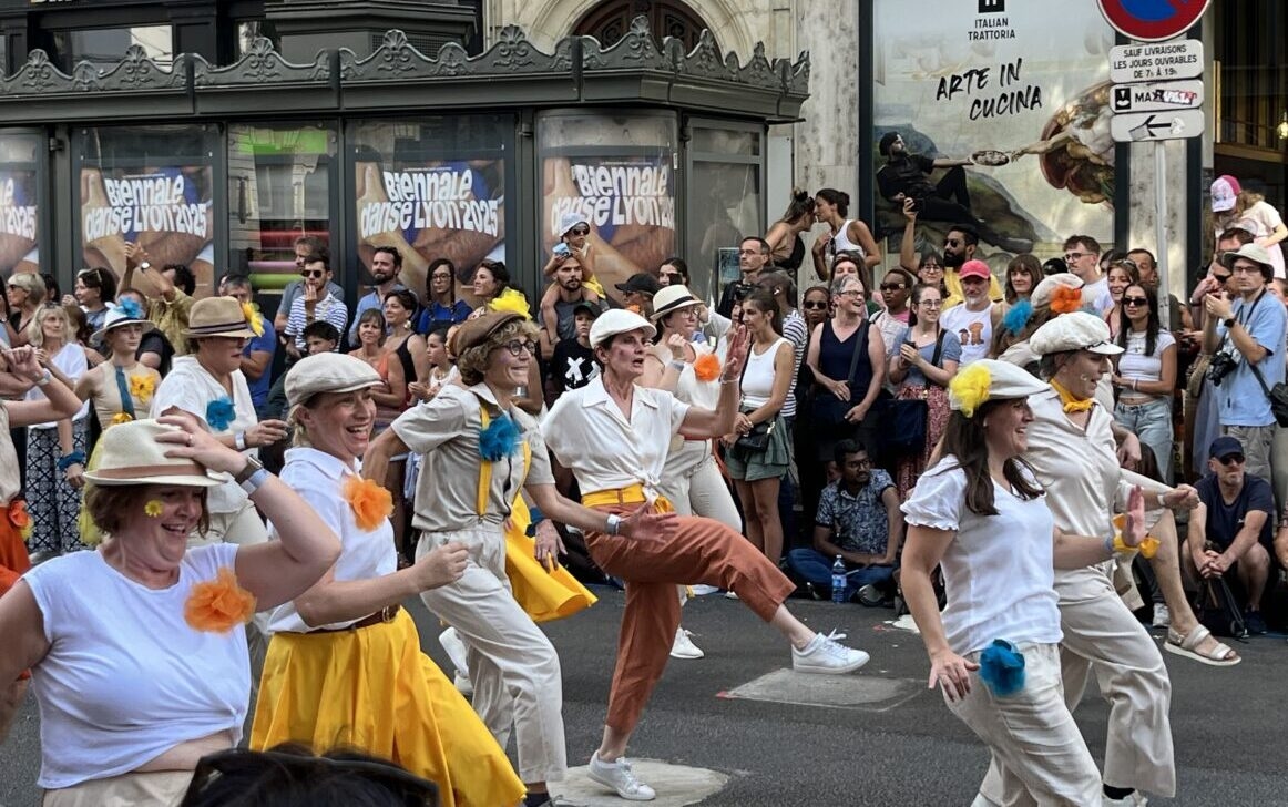 Na zdjęciach: Biennale Tańca w Lyonie rozpoczyna się tradycyjną paradą