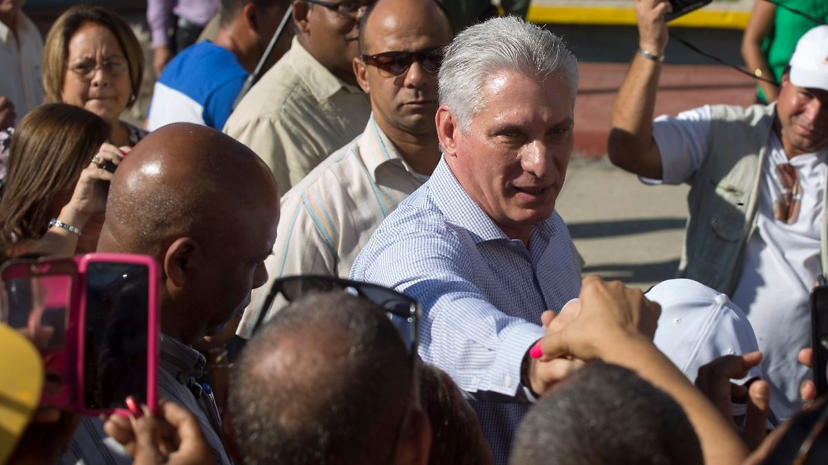 Trump verhoogt druk: VS legt sancties op aan Cubaanse president