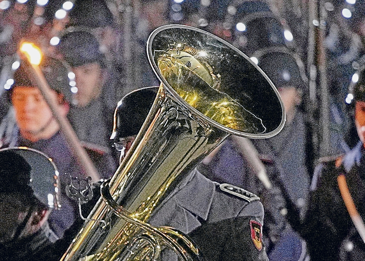 Personnel | Grand Tattoo for Olaf Scholz – Respect, please