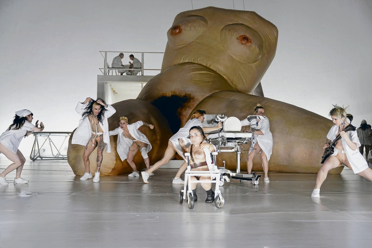 Florentina Holzinger | Volksbühne: sesso e merda in forma musicale