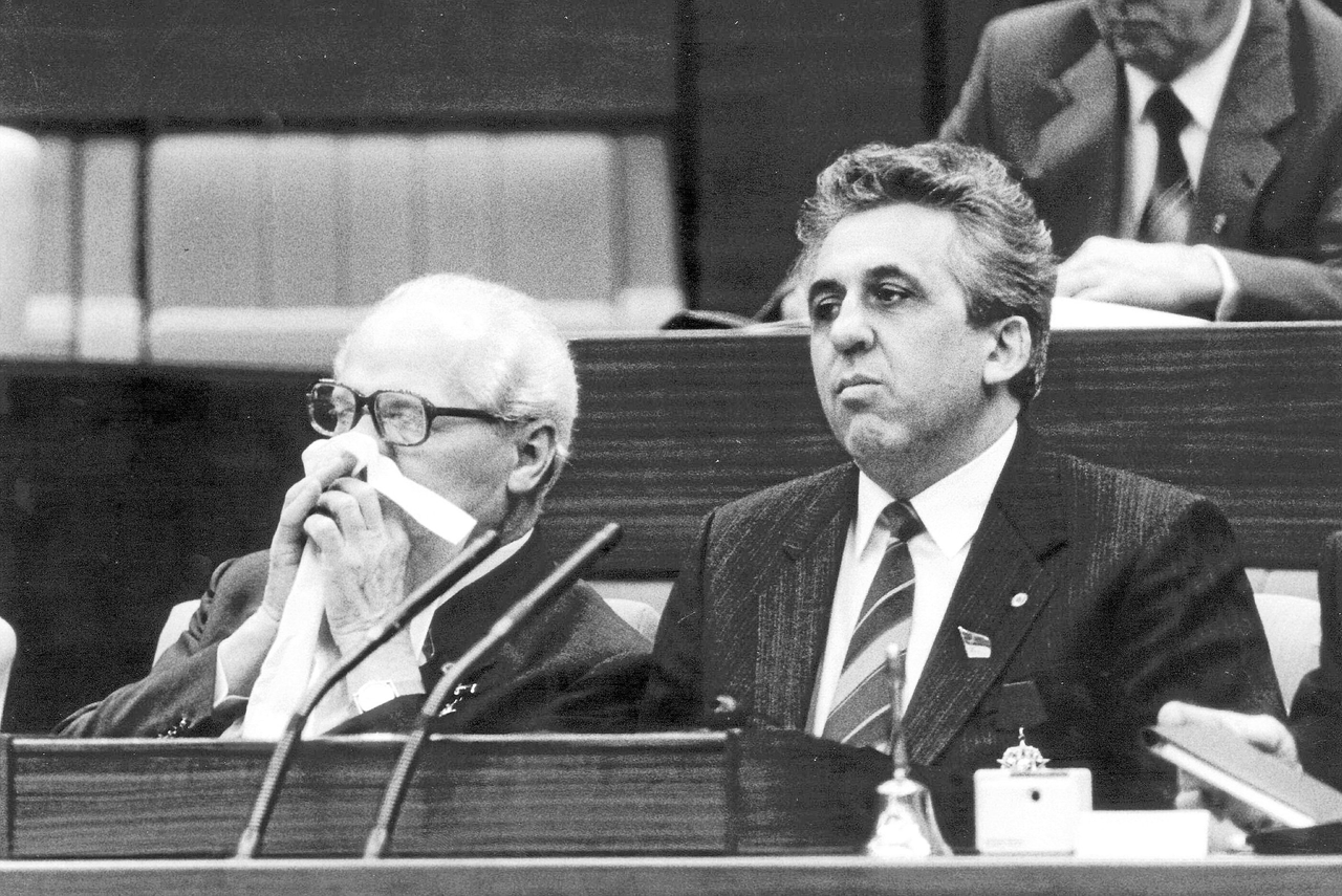 Memórias de Egon Krenz | O principal é não ter violência