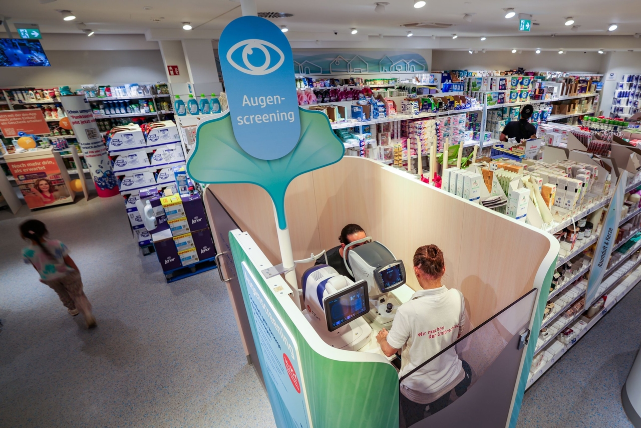 Diagnostica | Screening oculistico e analisi della pelle in farmacia