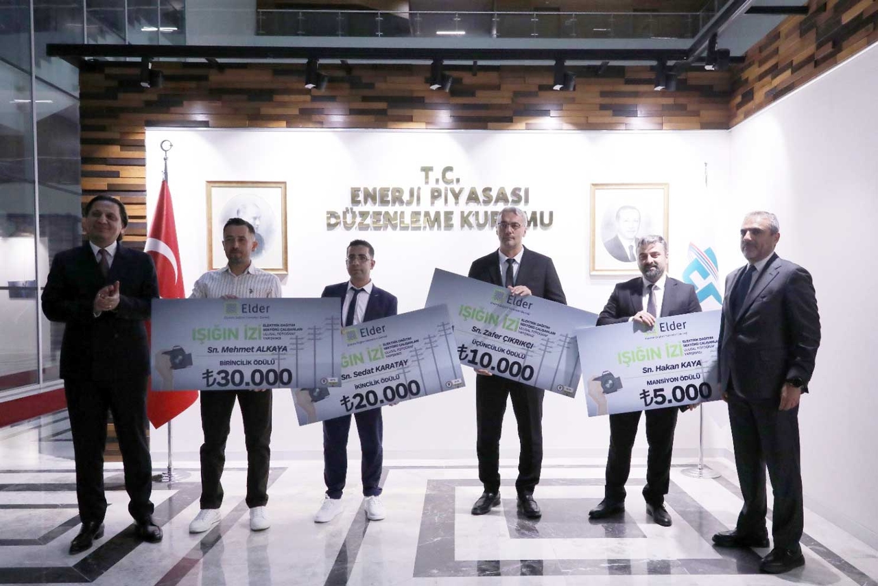 Der Fotowettbewerb „Spur des Lichts“ ist abgeschlossen.