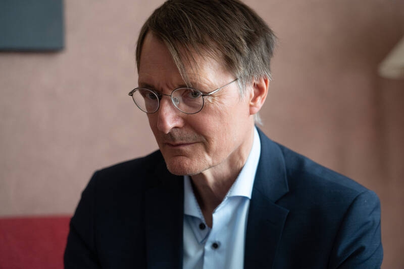 Politico interview: Lauterbach not in the new health committee