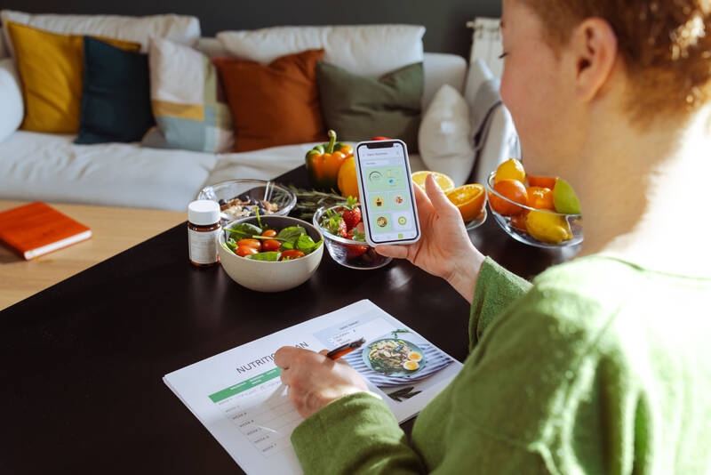 Losing weight: What works better – intermittent fasting or calorie counting?