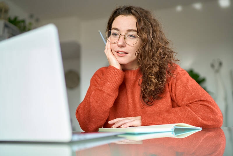 Studiare ricaricato: apprendimento digitale negli studi di farmacia