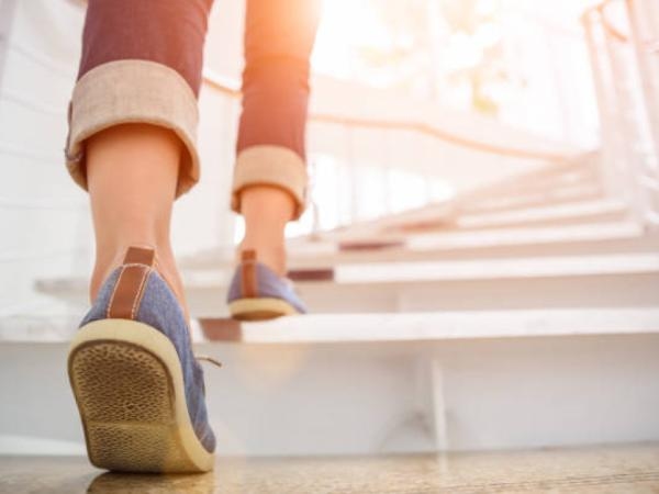 Treppensteigen: die tägliche Übung mit großen Vorteilen für Körper und Geist