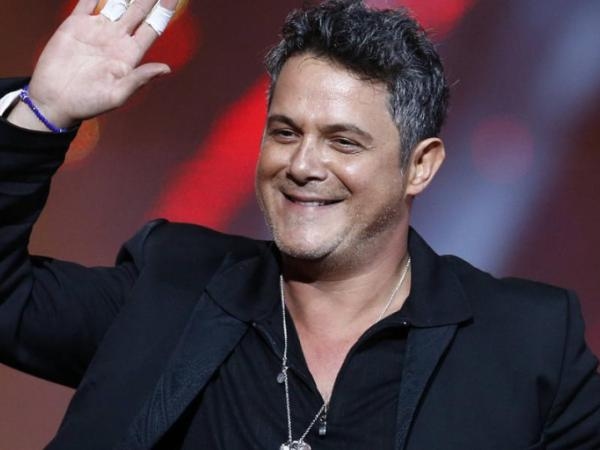 Shakira e Alejandro Sanz pubblicano una nuova canzone insieme dopo un'attesa di 20 anni.