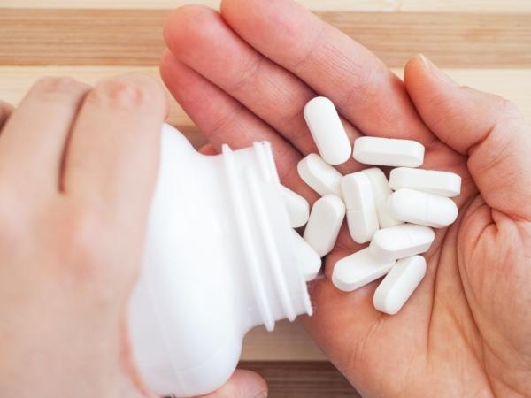 È illegale: Invima ha lanciato l'allarme e ha vietato gli integratori vitaminici, che sono molto pericolosi.