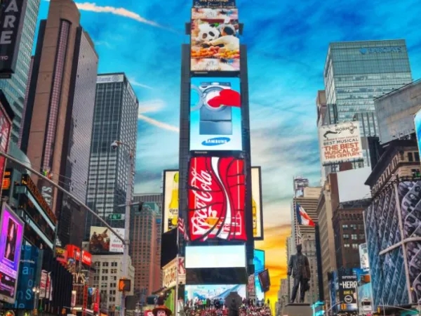 Le 8 città degli USA che non vale la pena visitare, secondo l'IA