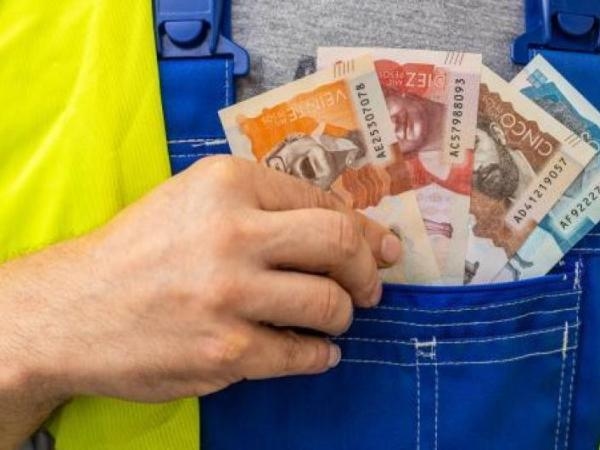 Bonus za obsługę: 4 pomysły, dzięki którym pieniądze nie będą Ci uciekać z rąk
