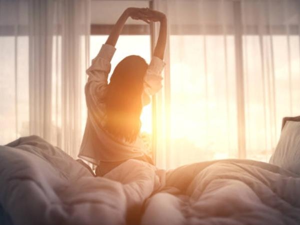 "Chi dorme non piglia pesci...": svegliarsi prima delle 7 del mattino potrebbe renderti più felice