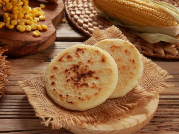 Dünya Arepa Günü: Caracas'ta 20.000'den fazla arepa hazırlandı.