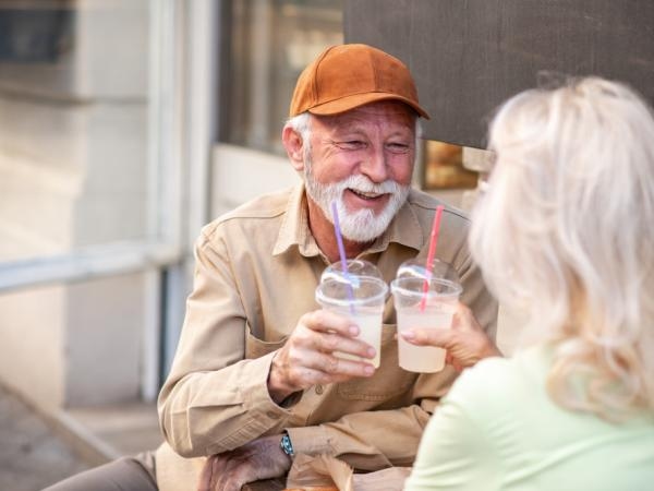 En finir avec l'épuisement dû à la chaleur : la boisson délicieuse et idéale pour les plus de 60 ans