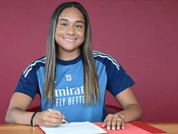 Olivia Smith, tüm zamanların en pahalı futbolcusu