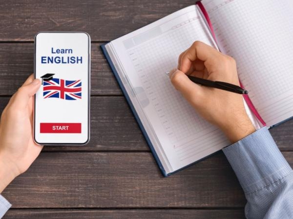 Wenn Sie Englisch lernen möchten, sind dies zwei Apps, auf die Sie von zu Hause aus zugreifen können.