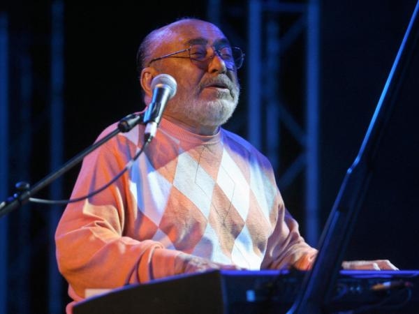 Łacińska dzielnica Harlem (USA) żegna legendarnego pianistę Eddiego Palmieriego.