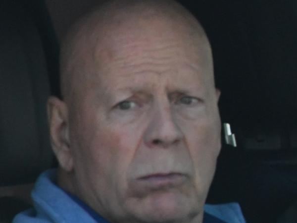 Smutne pożegnanie rodziny: Bruce Willis zamieszka w domu opieki dla osób chorych na demencję.