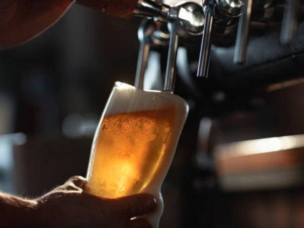 Crean cerveza sin alcohol que genera sensación de embriaguez, pero no produce guayabo