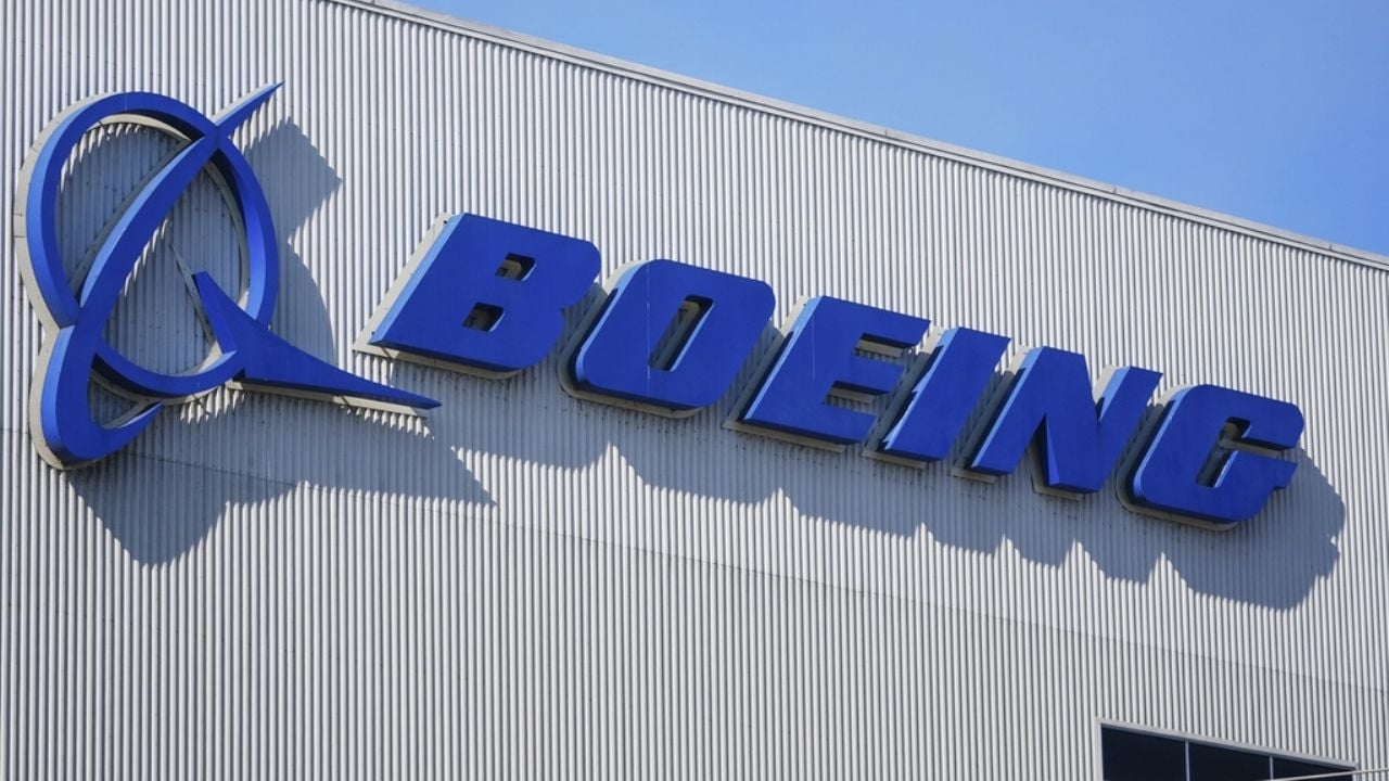 FAA, Boeing'e güvenlik kusurları nedeniyle 3,1 milyon dolara kadar para cezası verebilir.