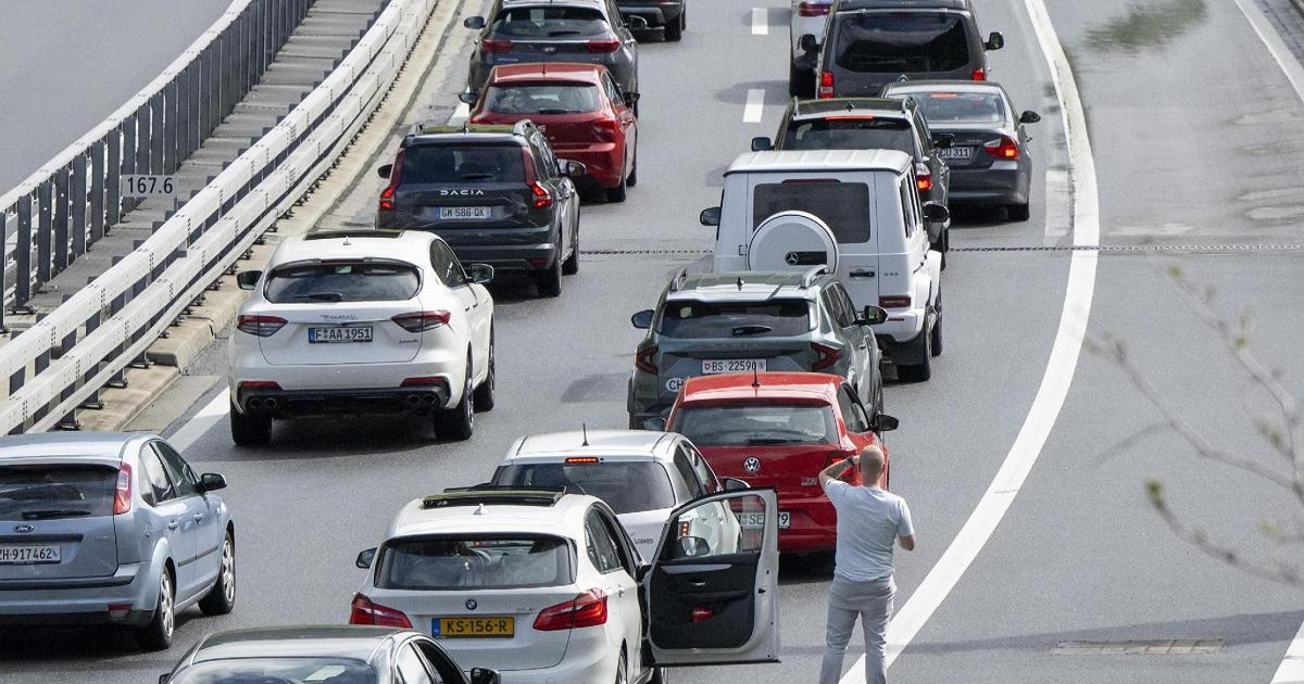 Verkeer op weg naar eerste zomeruittocht: ook derde weekend van juli rode waarschuwing
