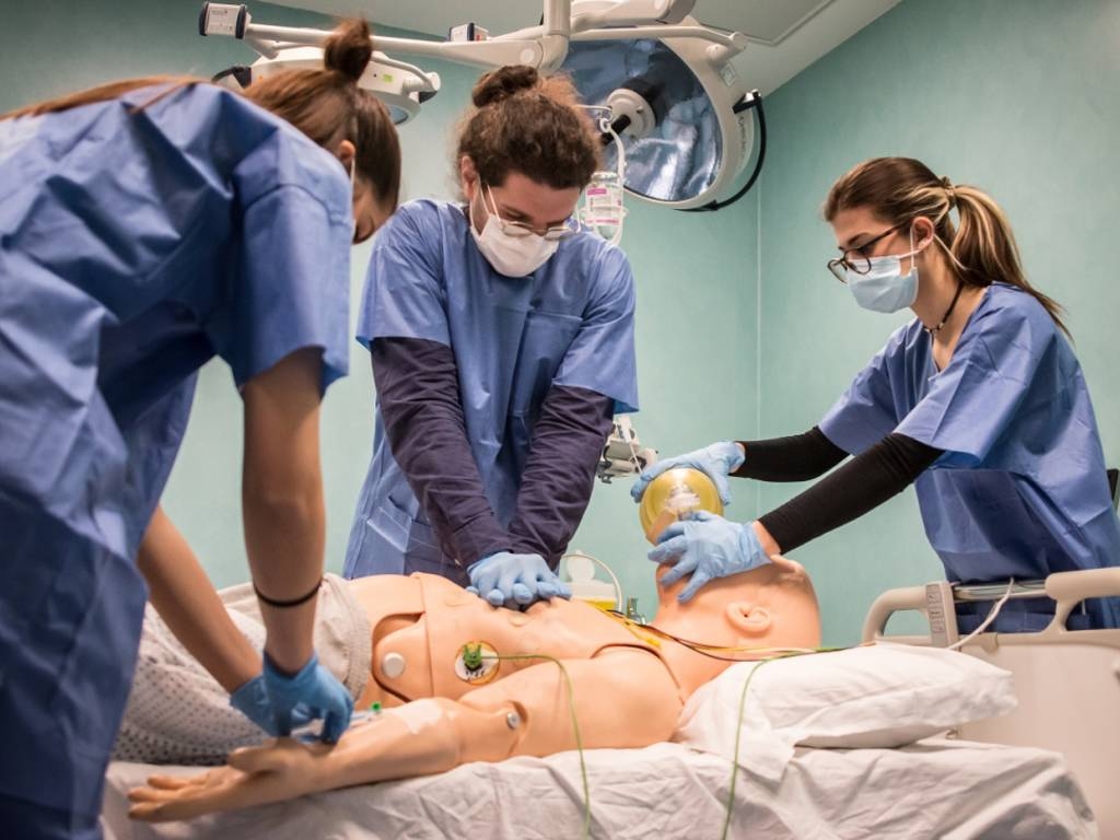 Ломбардия – Помощник медсестры: двухпартийное одобрение Региональной комиссии здравоохранения – Новости Варезе