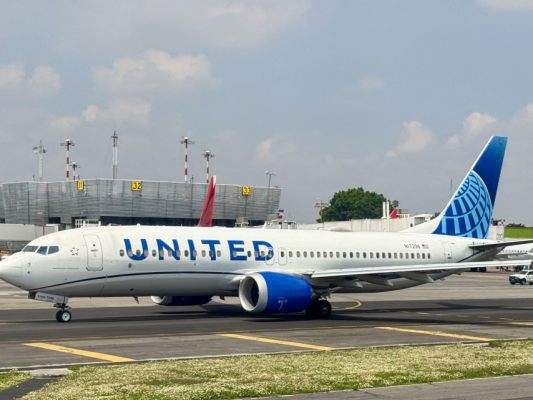 El cierre del gobierno estadounidense provoca miles de cancelaciones de vuelos.