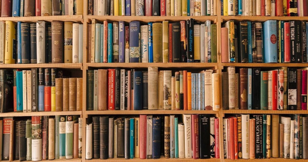 Psychologist who's read 500 books shares 10 tips to be happier