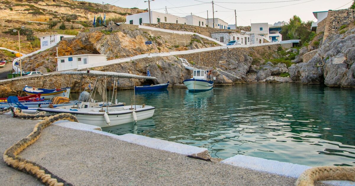 La hermosa isla griega que paga 15.000 libras a quienes quieran mudarse allí.