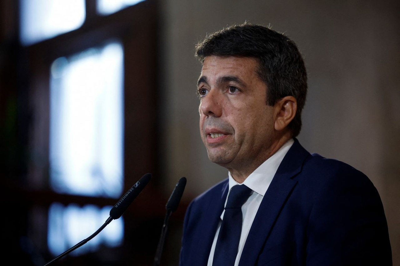 Inundaciones en España: un año después, dimite el presidente de la Comunidad Valenciana.